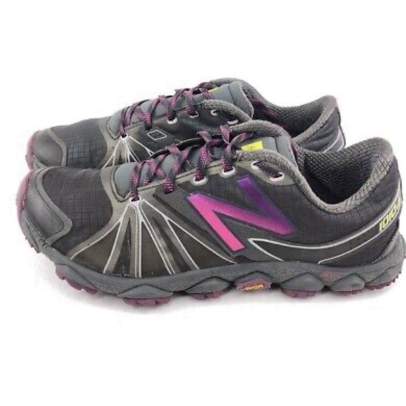 New Balance Shoes - Women's New Balance Trail Running Shoes Size 9 Black Purple